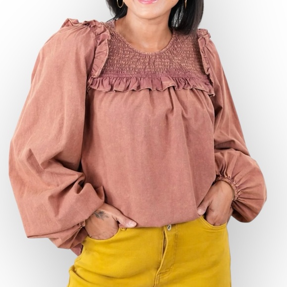 Heyson Tops - Heyson Mineral Wash Long Sleeve Smocked Neck Top Women’s Size Small